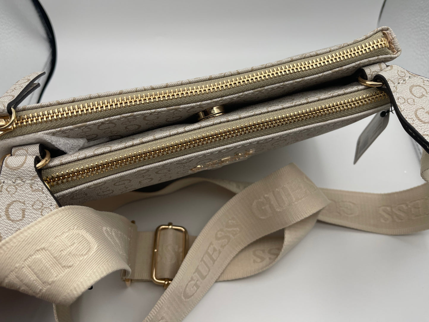 Guess Shoulder Bag
